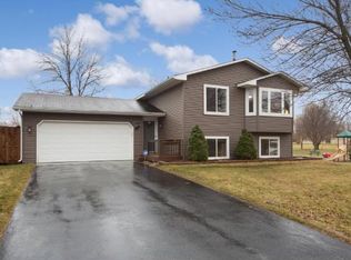 2304 Van Sloun Rd, Chaska, MN 55318
