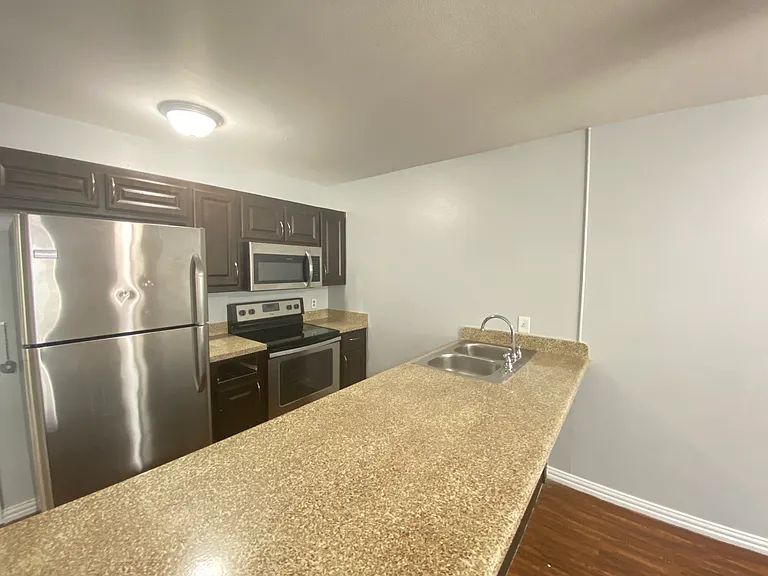 207 Country Bend Dr — Photo 10