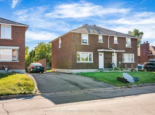 2467 Carlsen Ave, Ottawa, ON K1V 8G2
