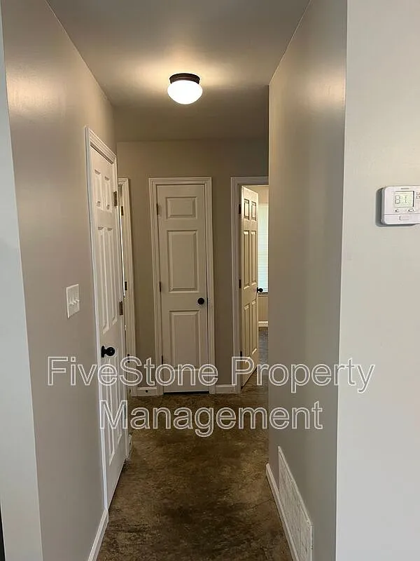 4 bed, 2.0 bath, 1255 sqft, $1,235 — Photo 4