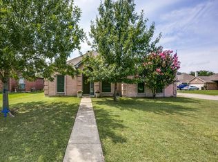 925 Concord St, Forney, TX 75126