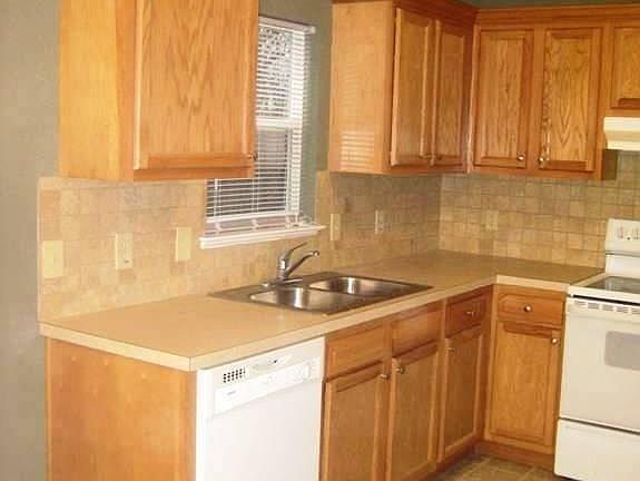 4th image of 343 Joseph Ave
