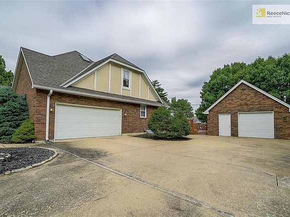 3rd image of 6866 W 163rd Ter