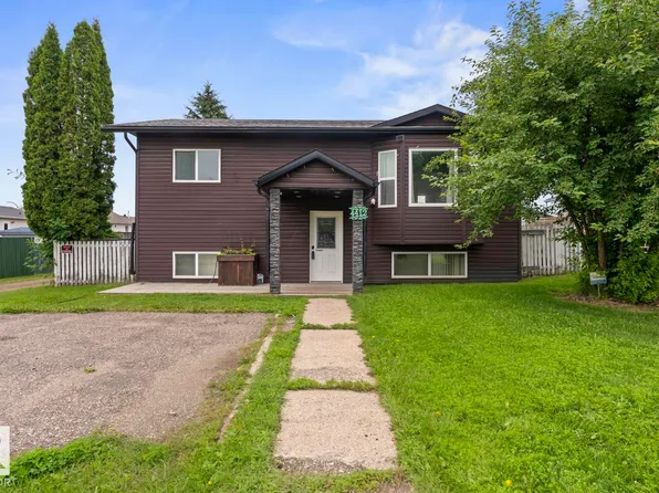4412 51st Ave, Cold Lake, AB T9M 1Z2