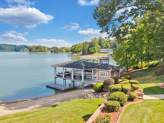 5th image of 500 Oak Point Dr