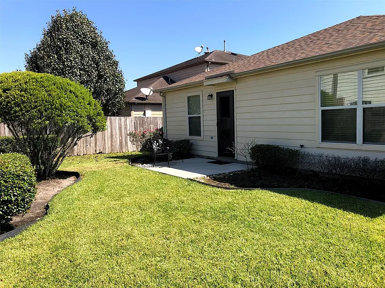 4611 Pin Oak Creek Ln — Photo 24