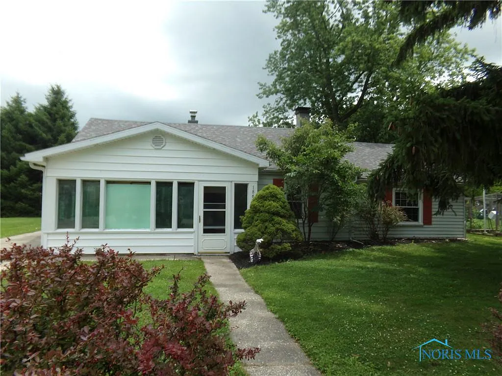 1862 Seaford Dr photo 1