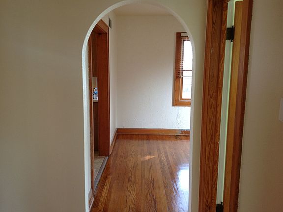 Hallway into Dining area