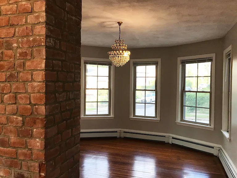 240 Camp St #1 — Photo 2