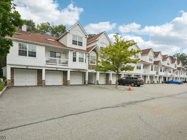 66 Whisper Way East, Roxbury Twp., NJ 07852