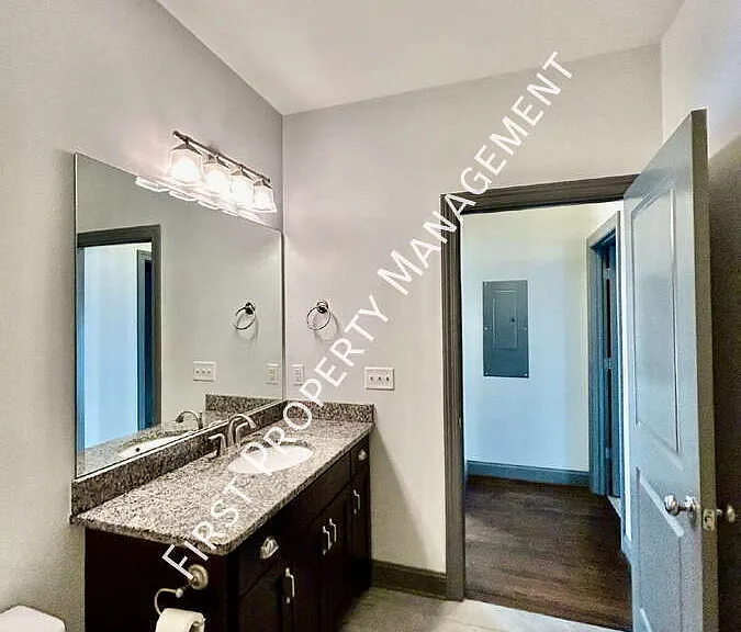 2320 Ashmore Ave — Photo 21