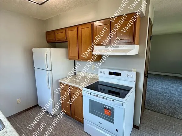 115 N Kimball St #12, Canton, SD 57013