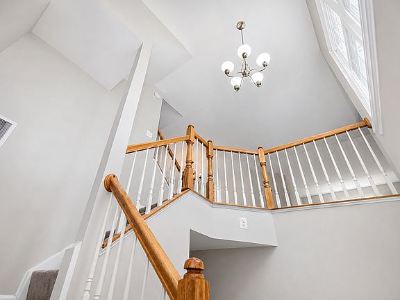 3rd image of 44190 Mossy Brook Sq