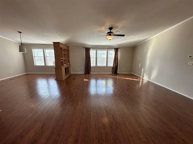 104 Ramirez St — Photo 3