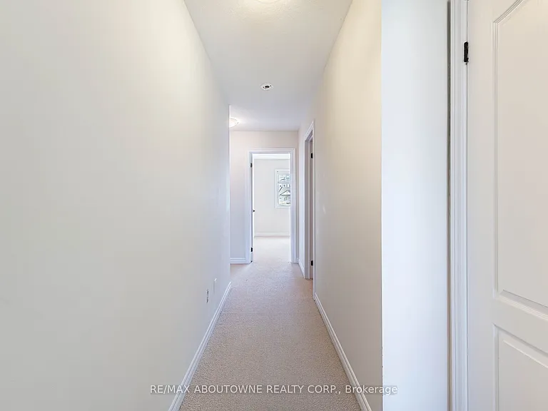 81 Pettitt Dr — Photo 31