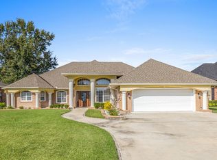 4012 Woodcrest Ln, Lake Charles, LA 70605