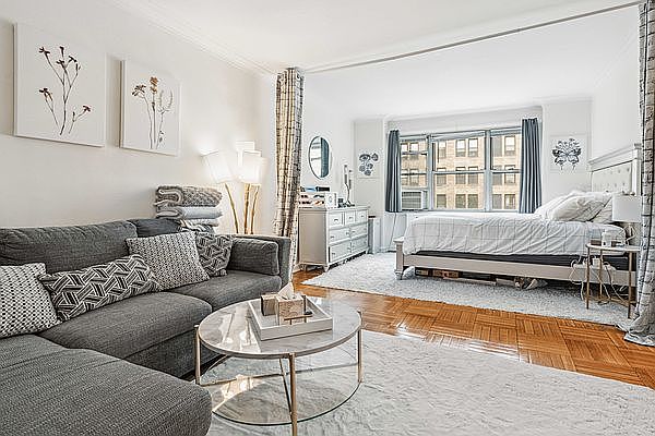 1st image of 220 Madison Ave APT 6G
