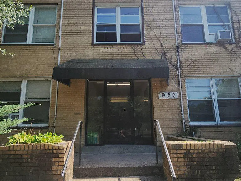 920 Madison St NW #301 — Photo 2