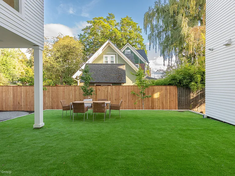 8770 N Willamette Blvd — Photo 27