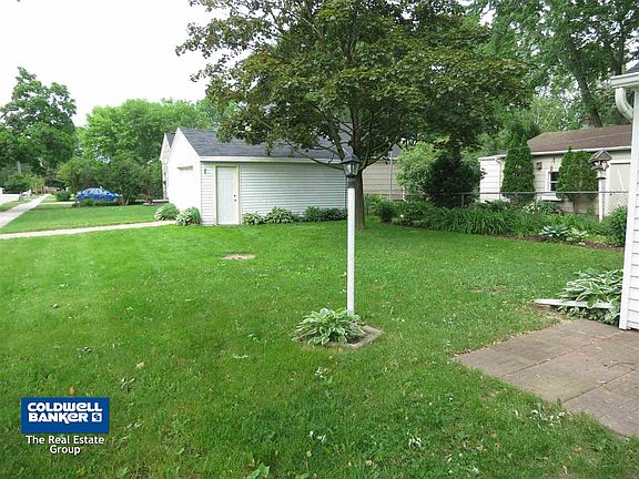 3rd image of 974 Hickory Hill Dr