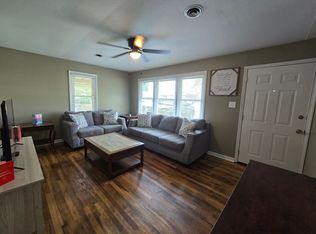 3911 Clover Dr, Newburgh, IN 47630