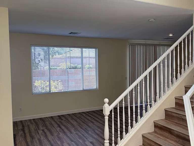 9737 Valmeyer Ave — Photo 9