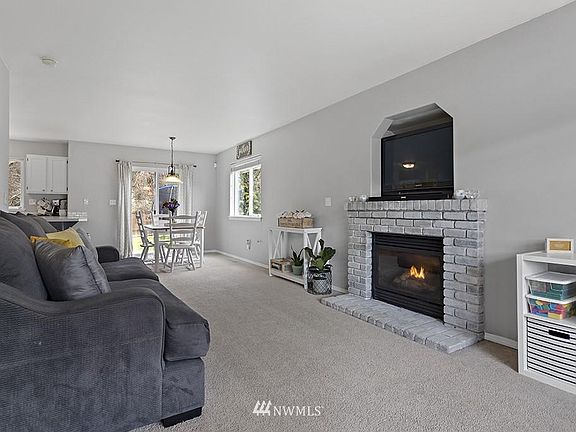 5th image of 11117 184th Avenue Pl E