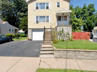 302 Goldenrod Ave, Bridgeport, CT 06606