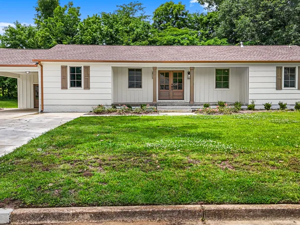 1701 Rogers Dr, Tupelo, MS 38804