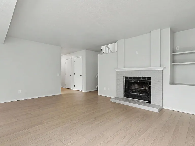 1430 Tamarisk Dr — Photo 24