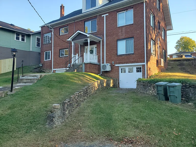 210 S Lynn Ave — Photo 18