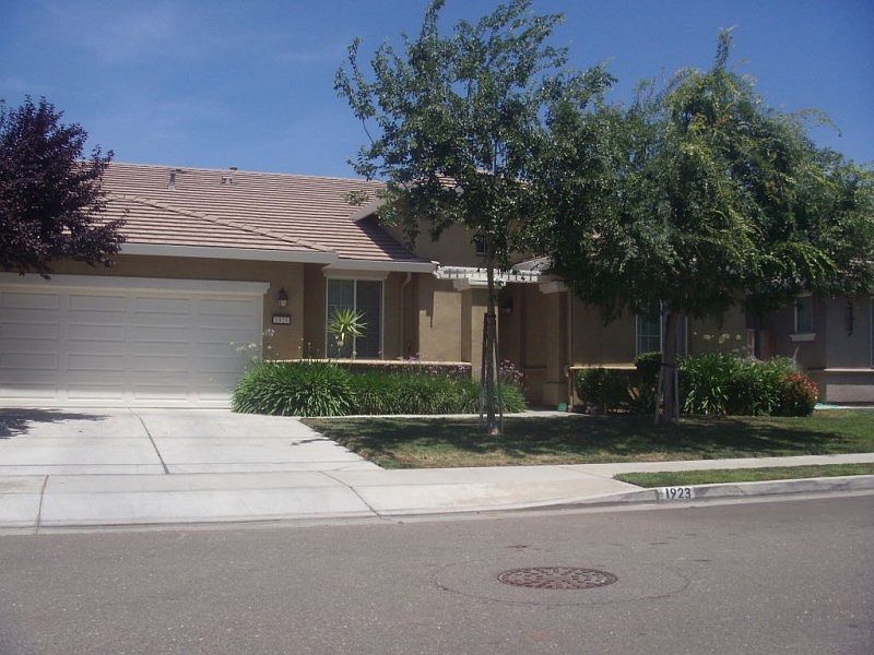 1st image of 1923 Cordelia Dr