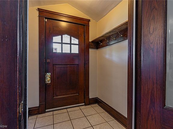 4th image of 1323 W 103rd St