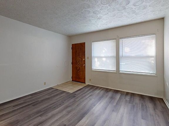 3rd image of 2102-2104 Avalon Pl