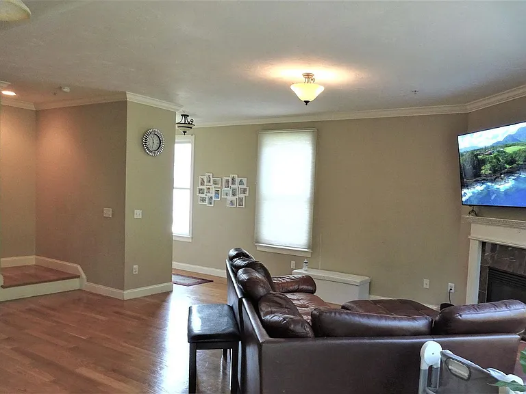 24 Autumn Ln — Photo 6