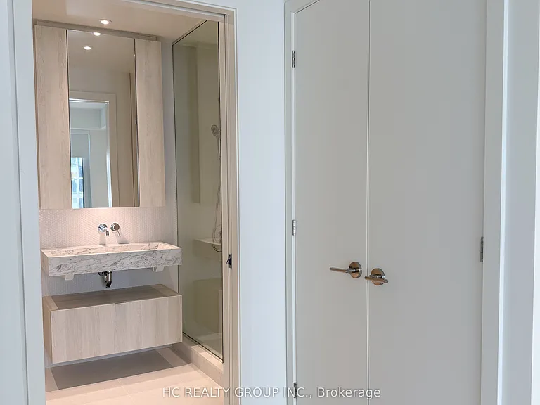 11 Yorkville Ave #2107 — Photo 7