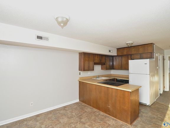5th image of 9014 Mahogany Row SE