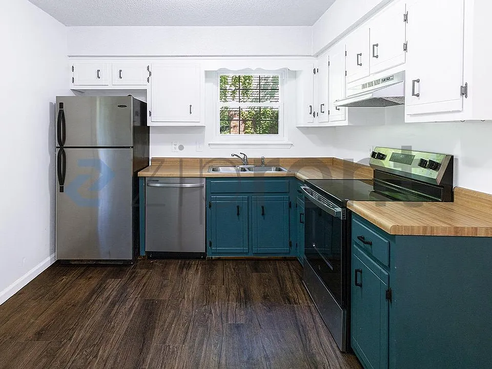 Kitchen 1