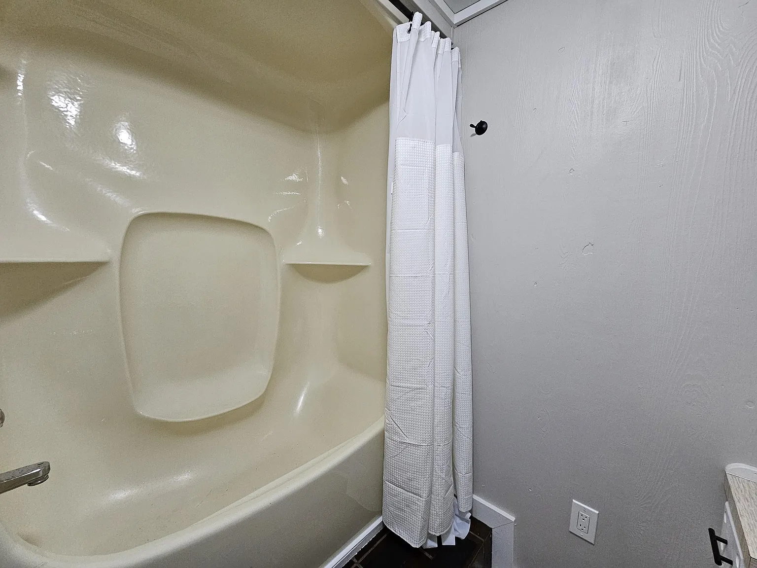 4 bed, 2.0 bath, 1000 sqft, $754 — Photo 4