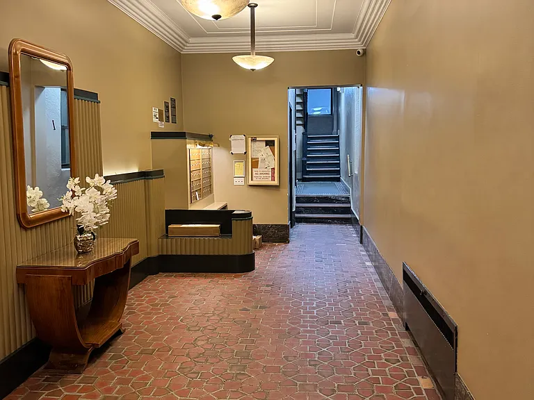 22 Grove St #1F — Photo 3