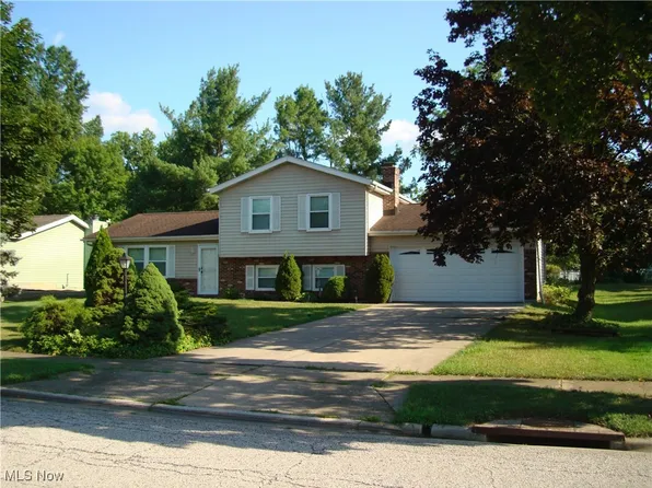 4502 Foresthill Rd, Stow, OH 44224