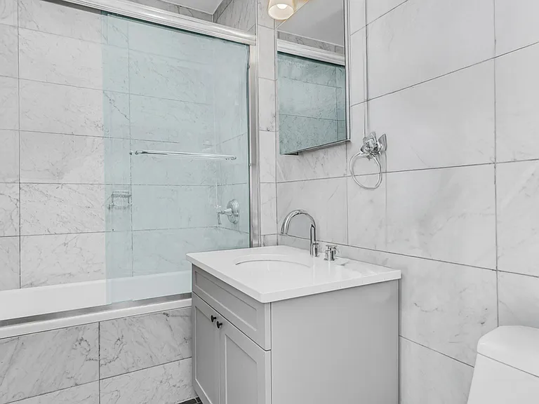 421 W 21st St #1D — Photo 5