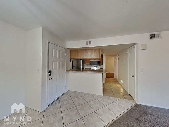 2nd image of 540 N May St APT 1117