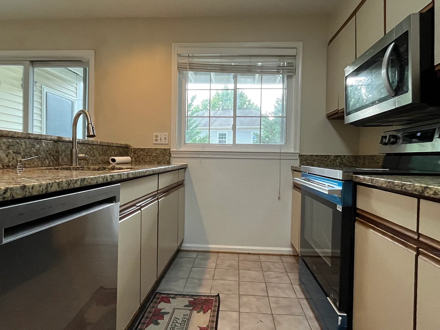 2 bed, 1040 sqft, $2,000 — Photo 3