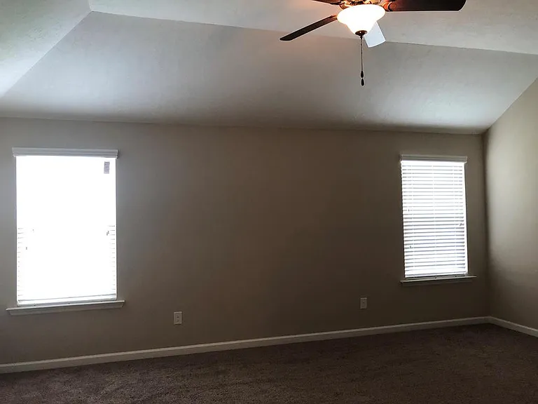 5029 Copse Dr — Photo 10