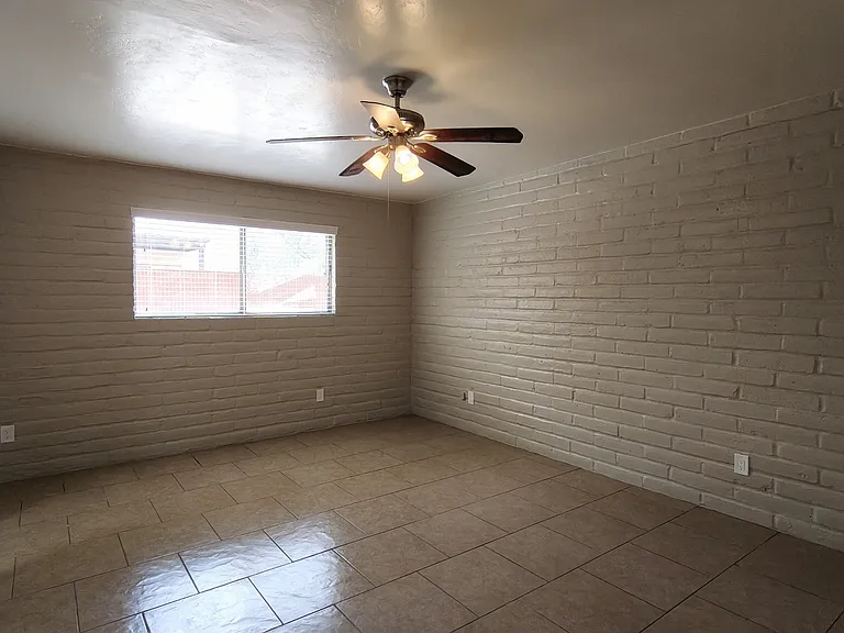1675 E Prince Rd #1675 — Photo 10