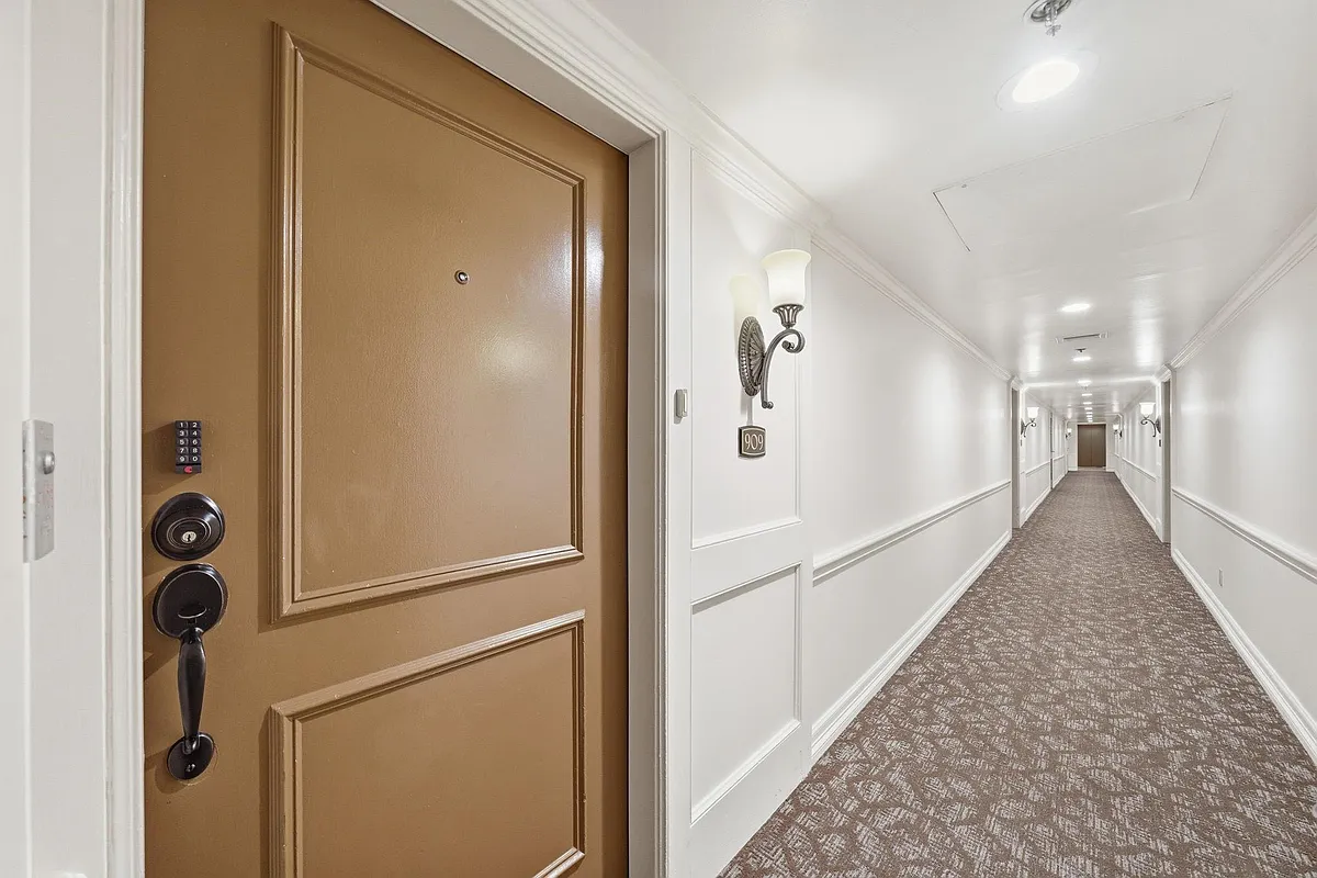 Building Photo - 3525 Sage Rd #909