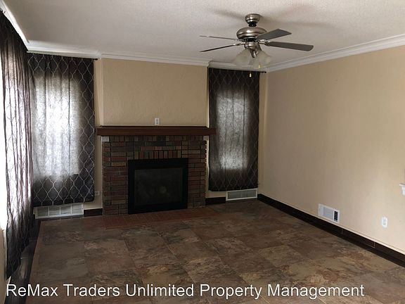2nd image of 1110 E Fairoaks Ave