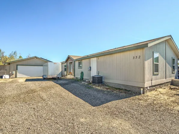 352 E Dutton Rd, Eagle Point, OR 97524