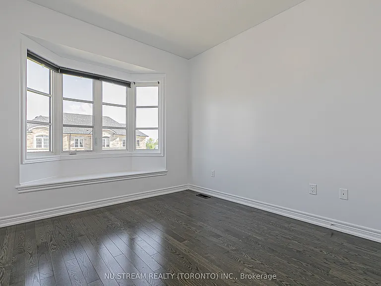 194 Paradelle Dr — Photo 37